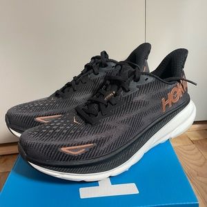 Women’s Hoka Clifton 9 Size 9 Black/Copper